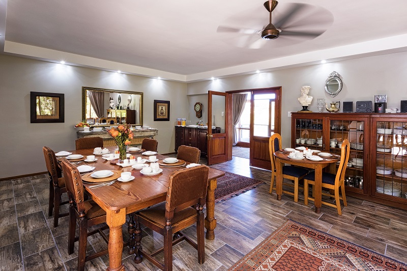 Wilderness Manor Breakfast Room